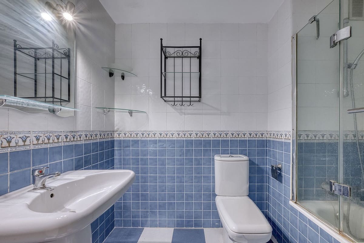 2 soverom Leilighet til salgs i La Reserva med svømmebasseng garasje - € 299 000 (Ref: 9789792)