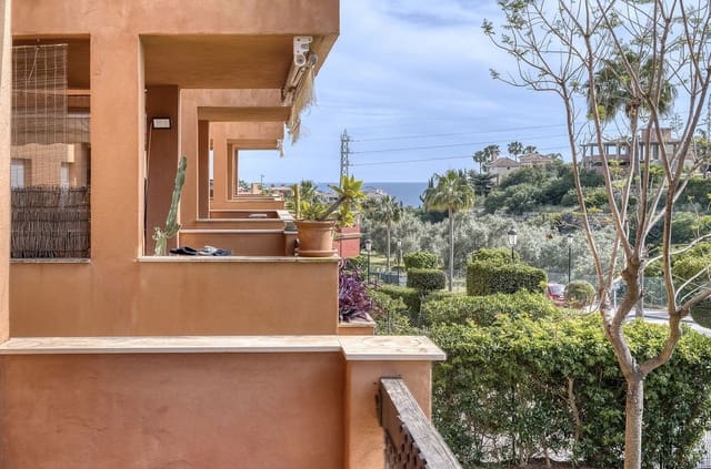 2 chambre Appartement à vendre à La Reserva, Marbella avec piscine garage - 299 000 € (Ref: 9789792)