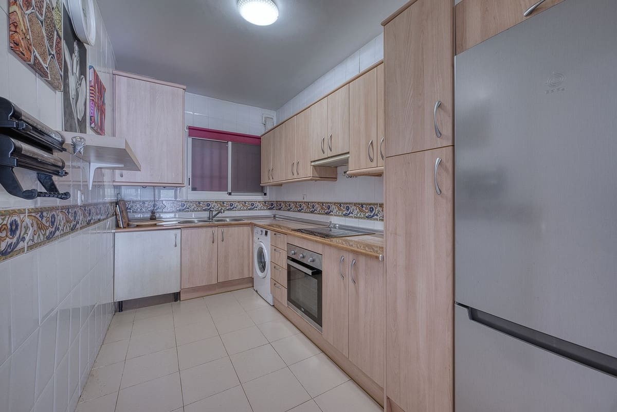 2 bedroom Apartment for sale in La Reserva with pool garage - € 289,900 (Ref: 9789792)
