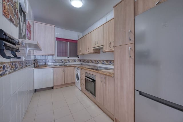 2 soveværelse Lejlighed til salg i La Reserva, Marbella med swimmingpool garage - € 289.900 (Ref: 9789792)