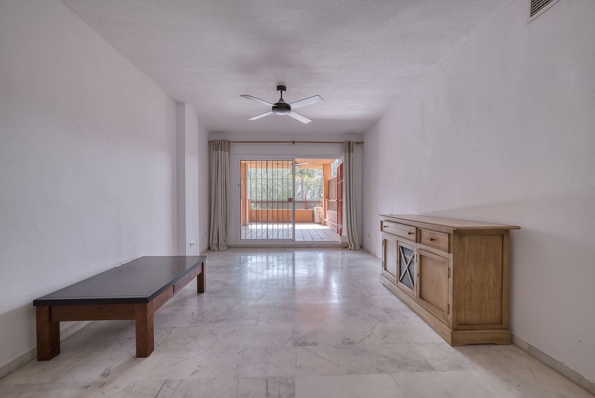 2 bedroom Apartment for sale in La Reserva with pool garage - € 289,900 (Ref: 9789792)