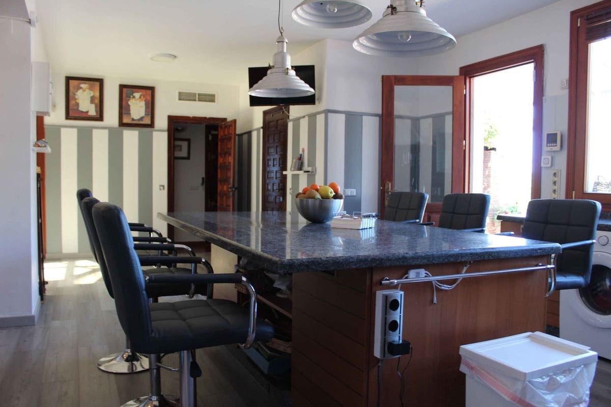 10 camera da letto Villa in vendita in El Rosario con piscina garage - 2.650.000 € (Rif: 9824052)