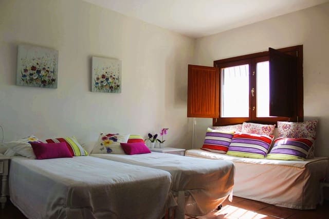 10 camera da letto Villa in vendita in El Rosario, Marbella con piscina garage - 2.650.000 € (Rif: 9824052)