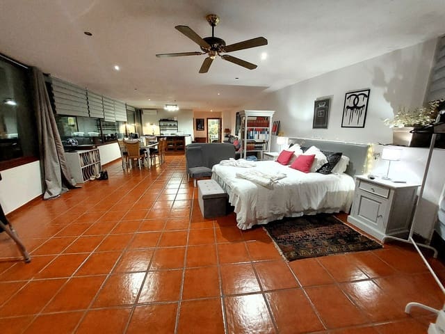10 camera da letto Villa in vendita in El Rosario, Marbella con piscina garage - 2.650.000 € (Rif: 9824052)