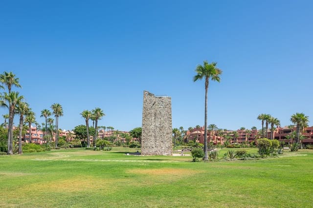 3 soveværelse Lejlighed til salg i New Golden Mile, Estepona med swimmingpool garage - € 4.995.000 (Ref: 9830303)