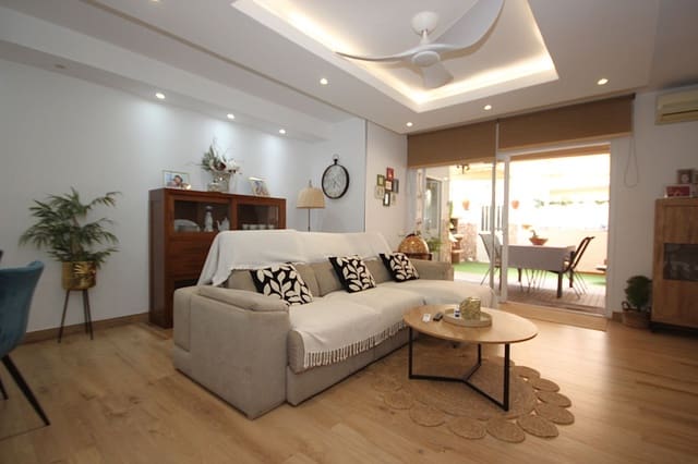 3 Zimmer Haus zu verkaufen in Marbella mit Pool Garage - 628.000 € (Ref: 9841744)