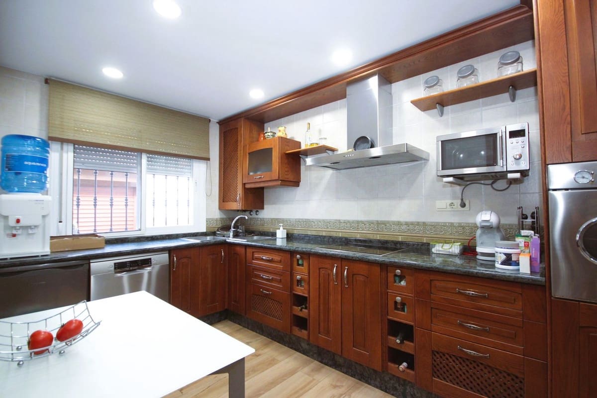 3 chambre Maison de Ville à vendre à Marbella avec piscine garage - 628 000 € (Ref: 9841744)