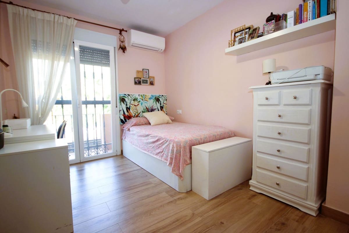 3 chambre Maison de Ville à vendre à Marbella avec piscine garage - 628 000 € (Ref: 9841744)