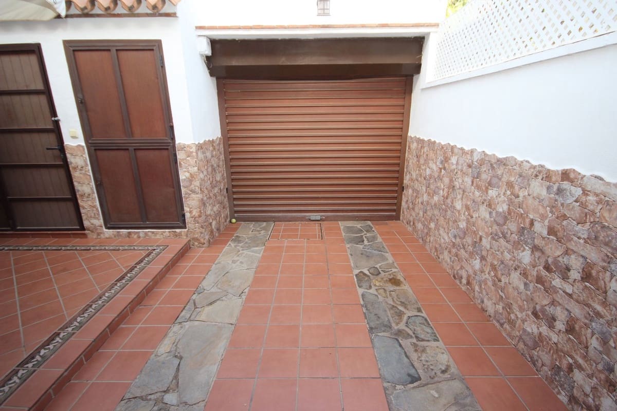 3 chambre Maison de Ville à vendre à Marbella avec piscine garage - 628 000 € (Ref: 9841744)
