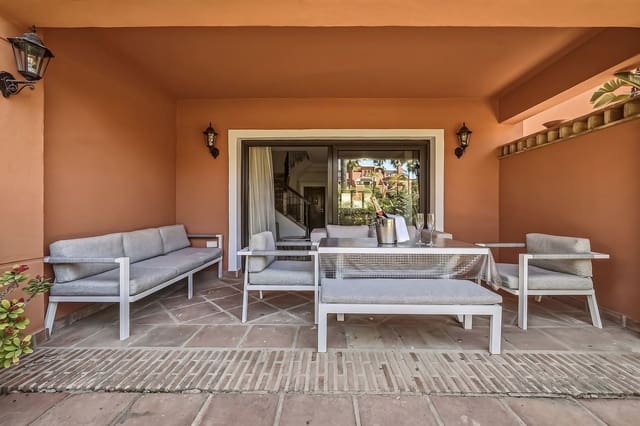 2 soveværelse Byhus til salg i Bahía de Marbella, Marbella med swimmingpool garage - € 890.000 (Ref: 9848143)