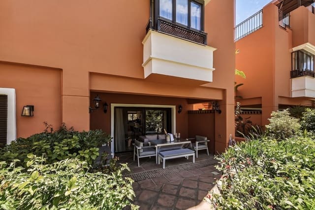 2 soveværelse Byhus til salg i Bahía de Marbella, Marbella med swimmingpool garage - € 890.000 (Ref: 9848143)