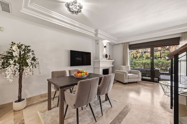 2 sypialnia Dom na sprzedaż w Bahía de Marbella, Marbella z basenem garażem - 890 000 € (Ref: 9848143)