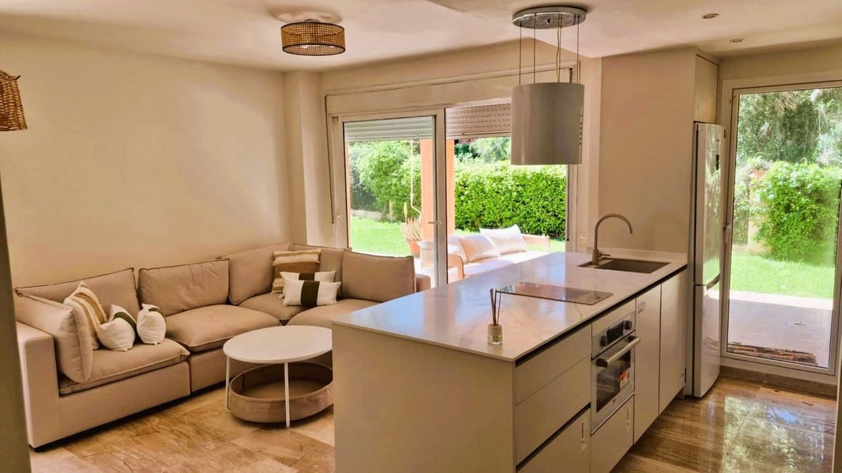 2 soveværelse Lejlighed til salg i Las Chapas med swimmingpool garage - € 530.000 (Ref: 9850766)
