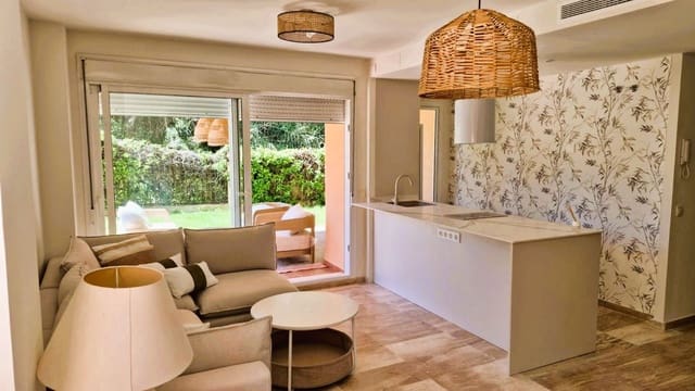 2 soveværelse Lejlighed til salg i Las Chapas, Marbella - € 530.000 (Ref: 9850766)