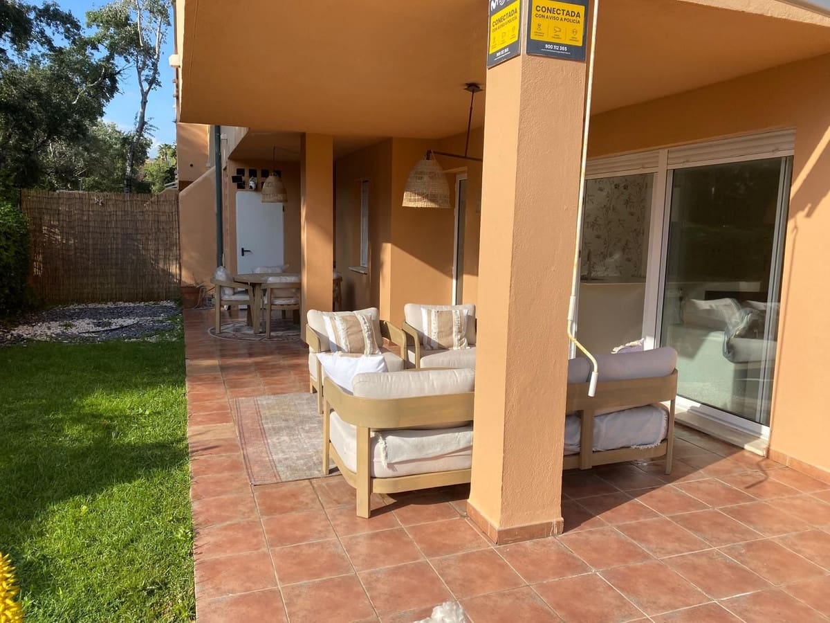 2 soveværelse Lejlighed til salg i Las Chapas med swimmingpool garage - € 530.000 (Ref: 9850766)