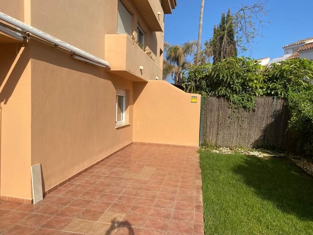 2 soveværelse Lejlighed til salg i Las Chapas, Marbella - € 530.000 (Ref: 9850766)