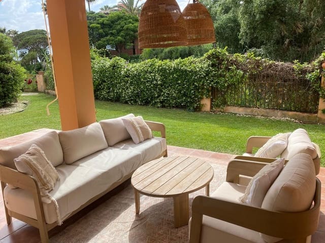 2 soveværelse Lejlighed til salg i Las Chapas, Marbella - € 530.000 (Ref: 9850766)