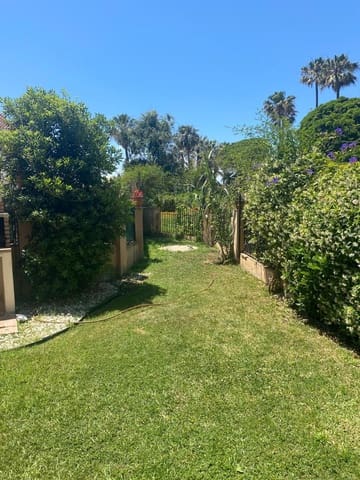 2 soveværelse Lejlighed til salg i Las Chapas, Marbella - € 530.000 (Ref: 9850766)