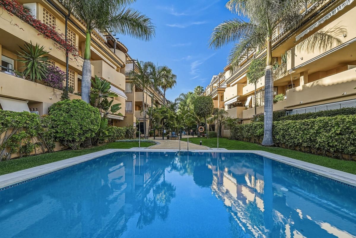 2 bedroom Apartment for sale in Las Chapas with pool garage - € 530,000 (Ref: 9850766)