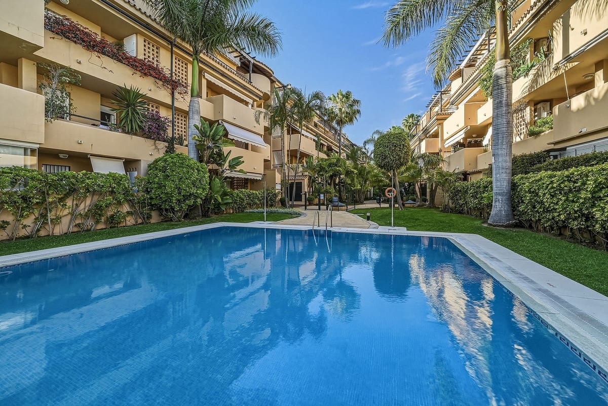 2 bedroom Apartment for sale in Las Chapas with pool garage - € 530,000 (Ref: 9850766)