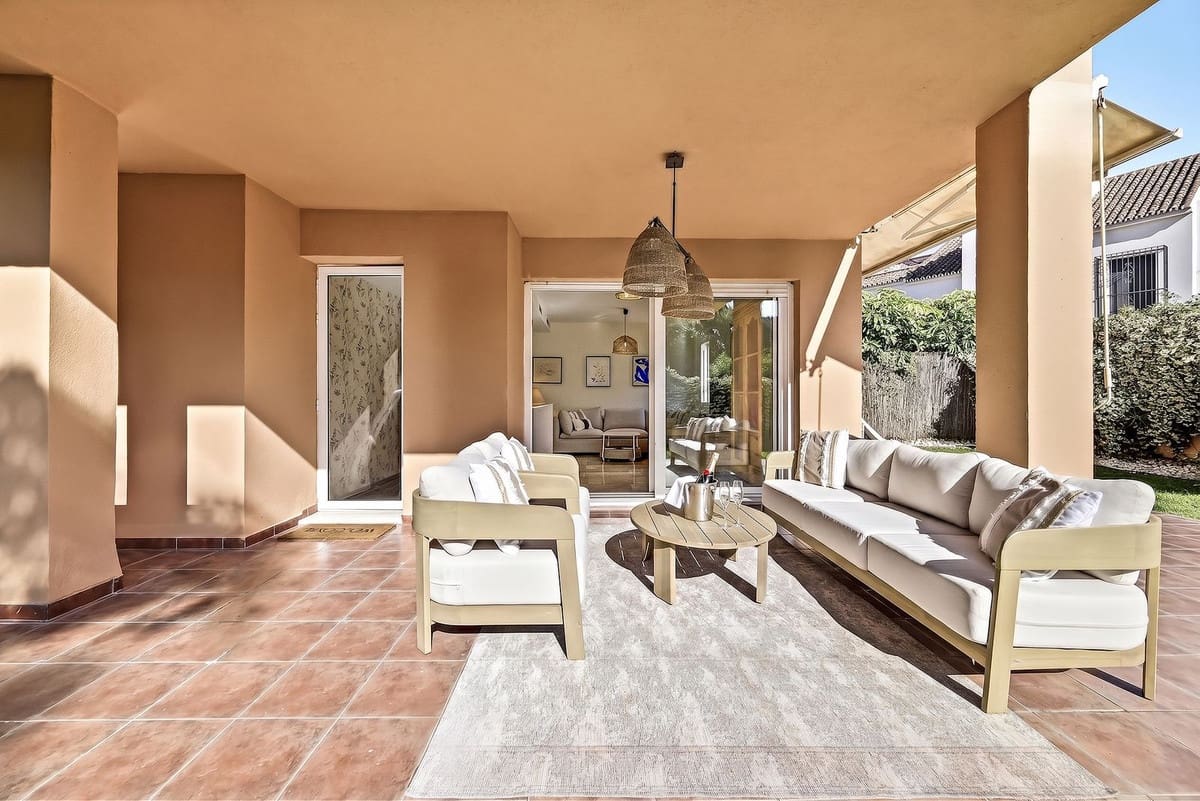 2 bedroom Apartment for sale in Las Chapas with pool garage - € 530,000 (Ref: 9850766)