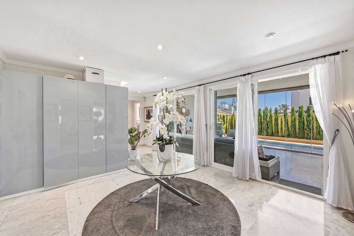3 chambre Villa/Maison à vendre à Bahia de Marbella avec piscine garage - 1 900 000 € (Ref: 9869592)