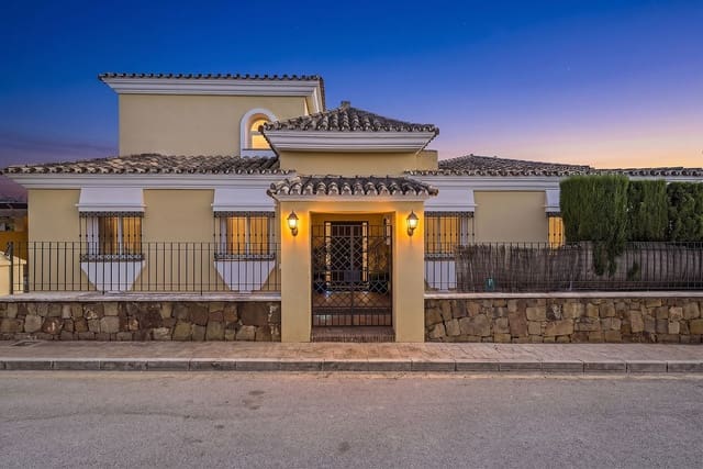 3 chambre Villa/Maison à vendre à Bahía de Marbella, Marbella avec piscine garage - 1 900 000 € (Ref: 9869592)