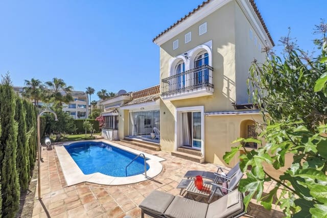 3 chambre Villa/Maison à vendre à Bahía de Marbella, Marbella avec piscine garage - 1 900 000 € (Ref: 9869592)
