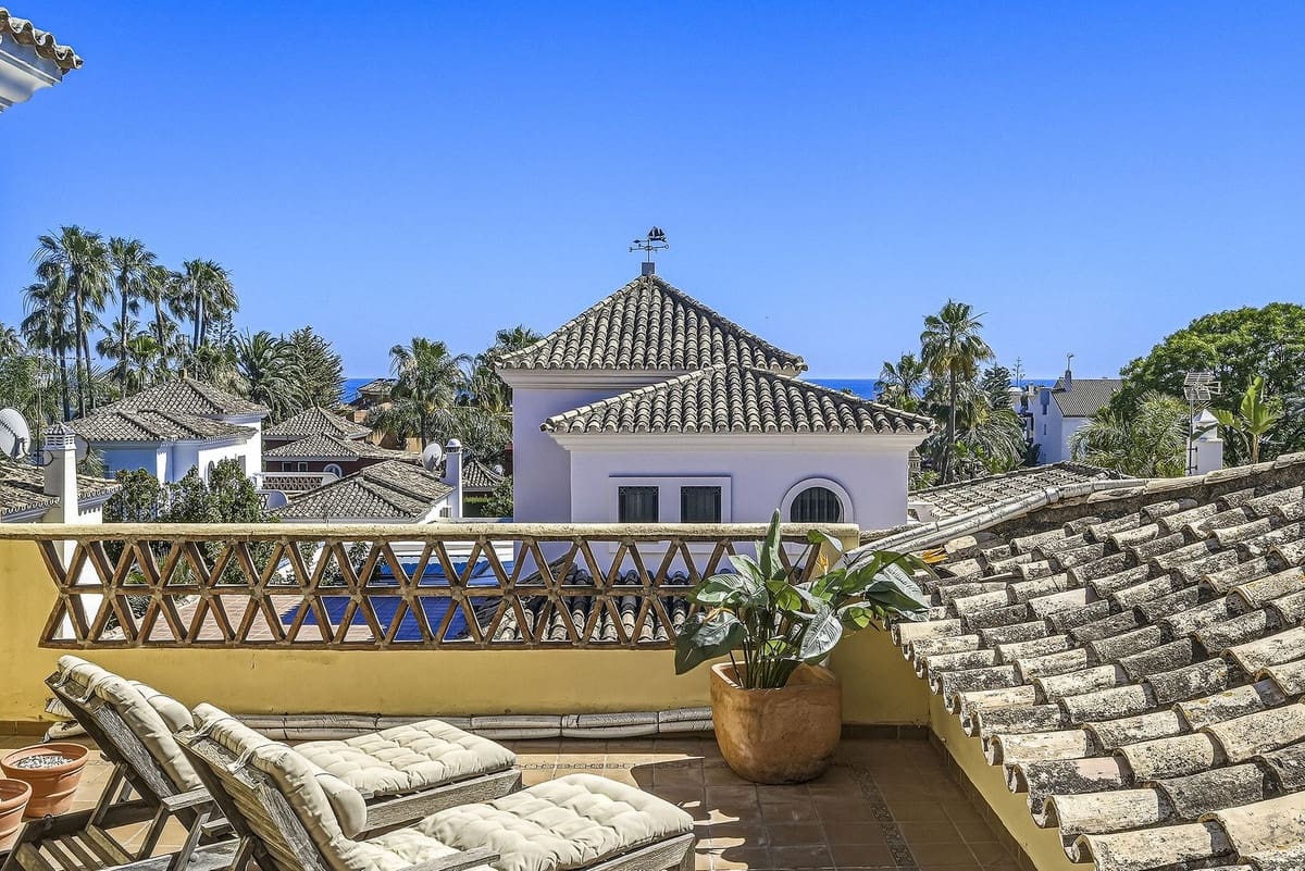 3 chambre Villa/Maison à vendre à Bahia de Marbella avec piscine garage - 1 900 000 € (Ref: 9869592)