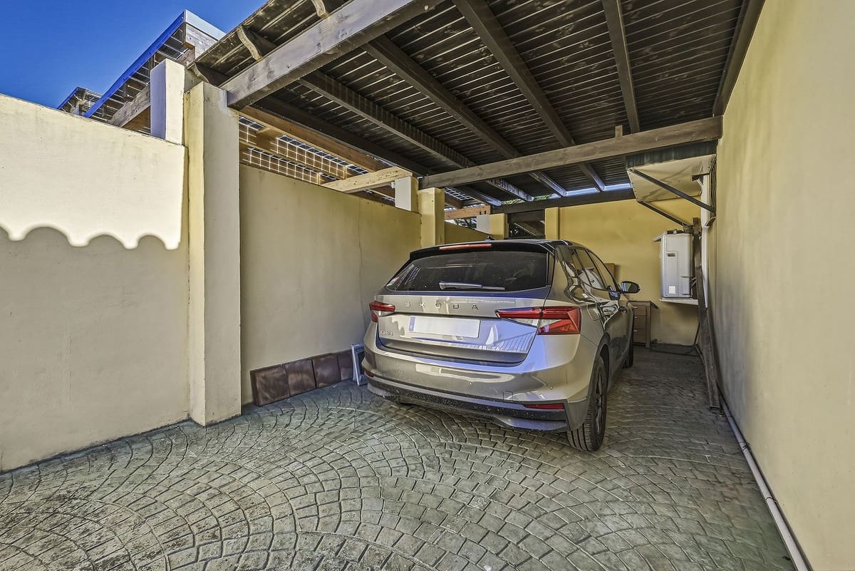 3 chambre Villa/Maison à vendre à Bahia de Marbella avec piscine garage - 1 900 000 € (Ref: 9869592)