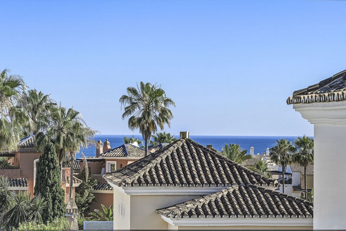 3 chambre Villa/Maison à vendre à Bahia de Marbella avec piscine garage - 1 900 000 € (Ref: 9869592)