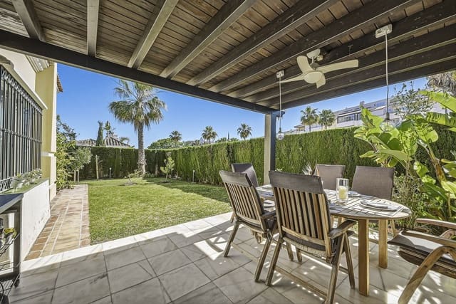 3 chambre Villa/Maison à vendre à Bahía de Marbella, Marbella avec piscine garage - 1 900 000 € (Ref: 9869592)