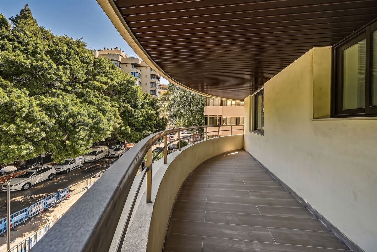 3 slaapkamer Appartement te koop in Marbella met garage - € 1.600.000 (Ref: 9872423)