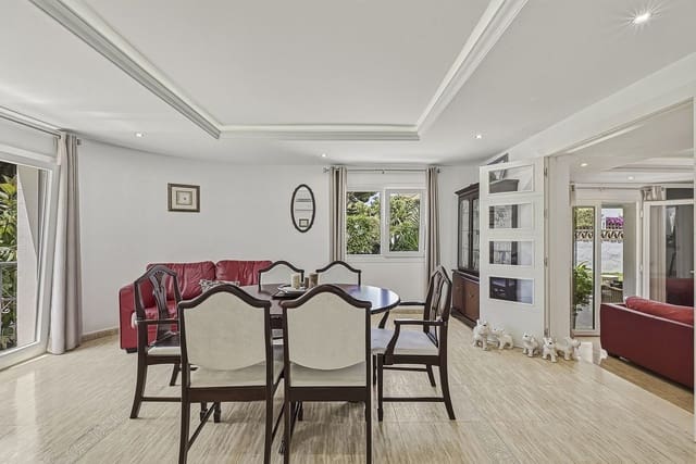4 camera da letto Villa in vendita in El Rosario, Marbella con piscina garage - 1.380.000 € (Rif: 9922734)