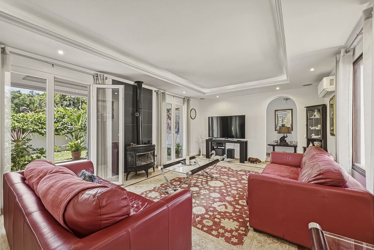 4 camera da letto Villa in vendita in El Rosario con piscina garage - 1.380.000 € (Rif: 9922734)