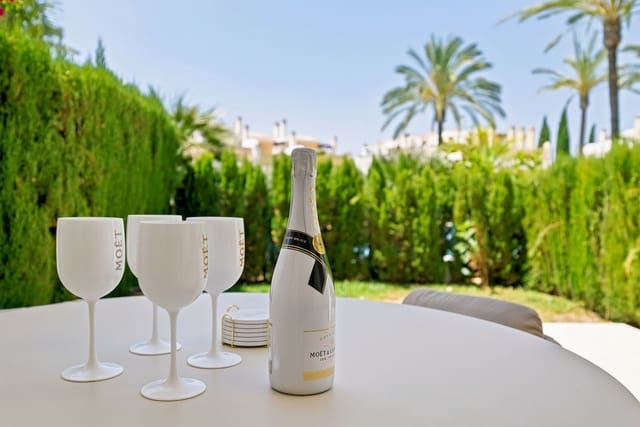 3 soverom Hus til salgs i Bahía de Marbella, Marbella med svømmebasseng garasje - € 1 725 000 (Ref: 9946746)