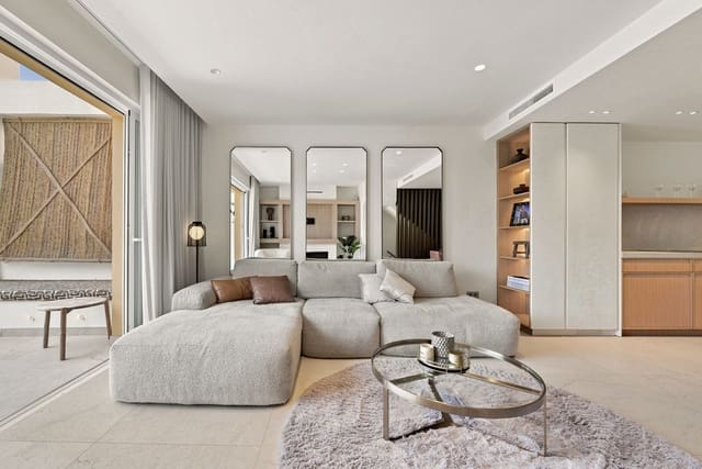 3 soverom Hus til salgs i Bahía de Marbella, Marbella med svømmebasseng garasje - € 1 725 000 (Ref: 9946746)