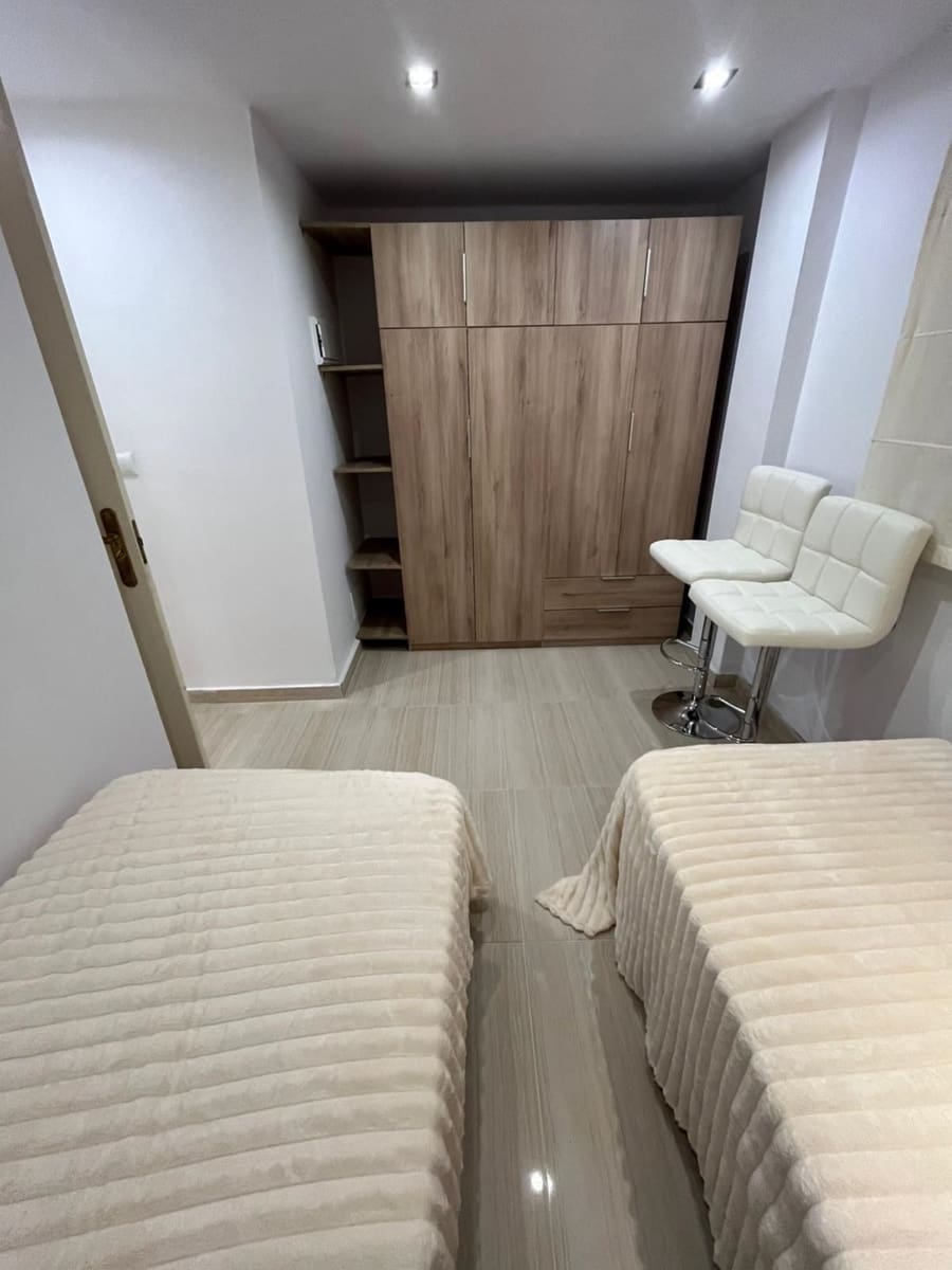 3 sypialnia Apartament na sprzedaż w Bahia de Marbella z basenem - 650 000 € (Ref: 9973837)
