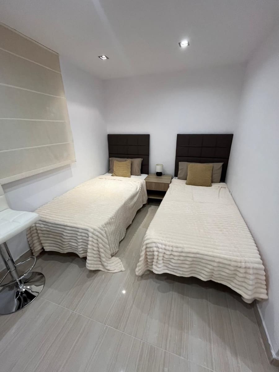 3 sypialnia Apartament na sprzedaż w Bahia de Marbella z basenem - 650 000 € (Ref: 9973837)