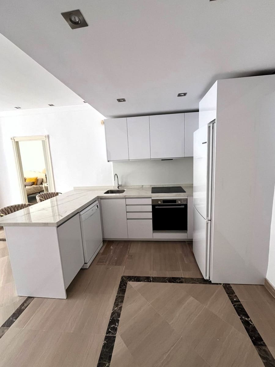 3 sypialnia Apartament na sprzedaż w Bahia de Marbella z basenem - 650 000 € (Ref: 9973837)