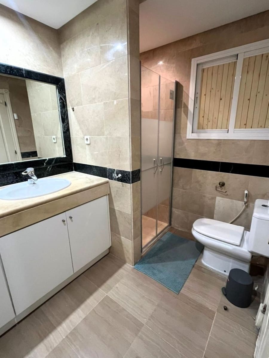 3 sypialnia Apartament na sprzedaż w Bahia de Marbella z basenem - 650 000 € (Ref: 9973837)