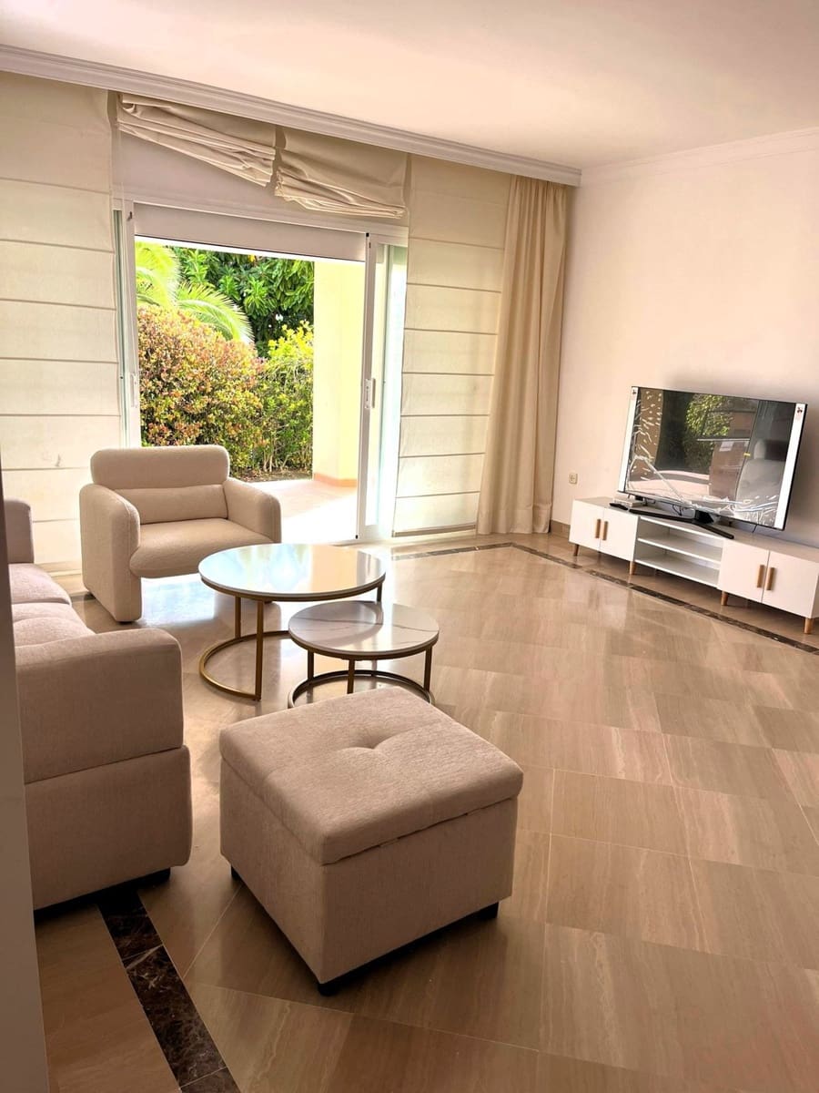 3 sypialnia Apartament na sprzedaż w Bahia de Marbella z basenem - 650 000 € (Ref: 9973837)