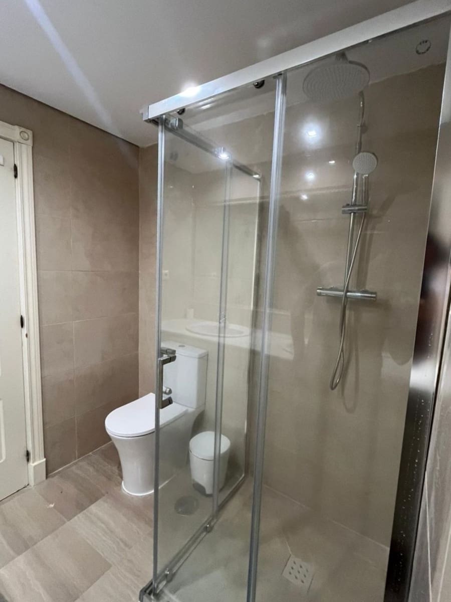3 sypialnia Apartament na sprzedaż w Bahia de Marbella z basenem - 650 000 € (Ref: 9973837)
