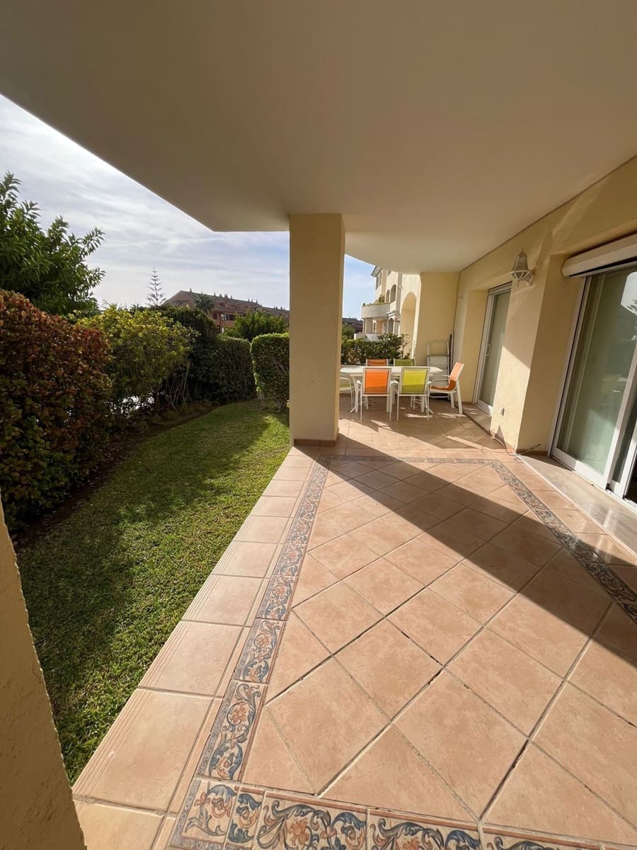 3 sypialnia Apartament na sprzedaż w Bahia de Marbella z basenem - 650 000 € (Ref: 9973837)