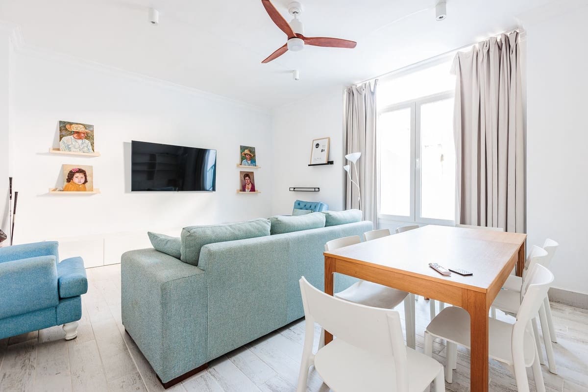 13 soverom Villa til salgs i Marbella med svømmebasseng garasje - € 4 400 000 (Ref: 9976425)