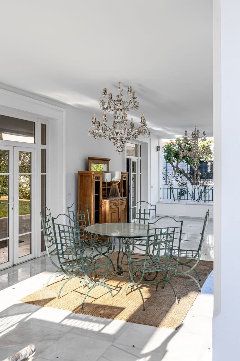 13 soverom Villa til salgs i Marbella med svømmebasseng garasje - € 4 400 000 (Ref: 9976425)