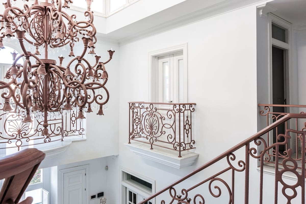 13 soverom Villa til salgs i Marbella med svømmebasseng garasje - € 4 400 000 (Ref: 9976425)