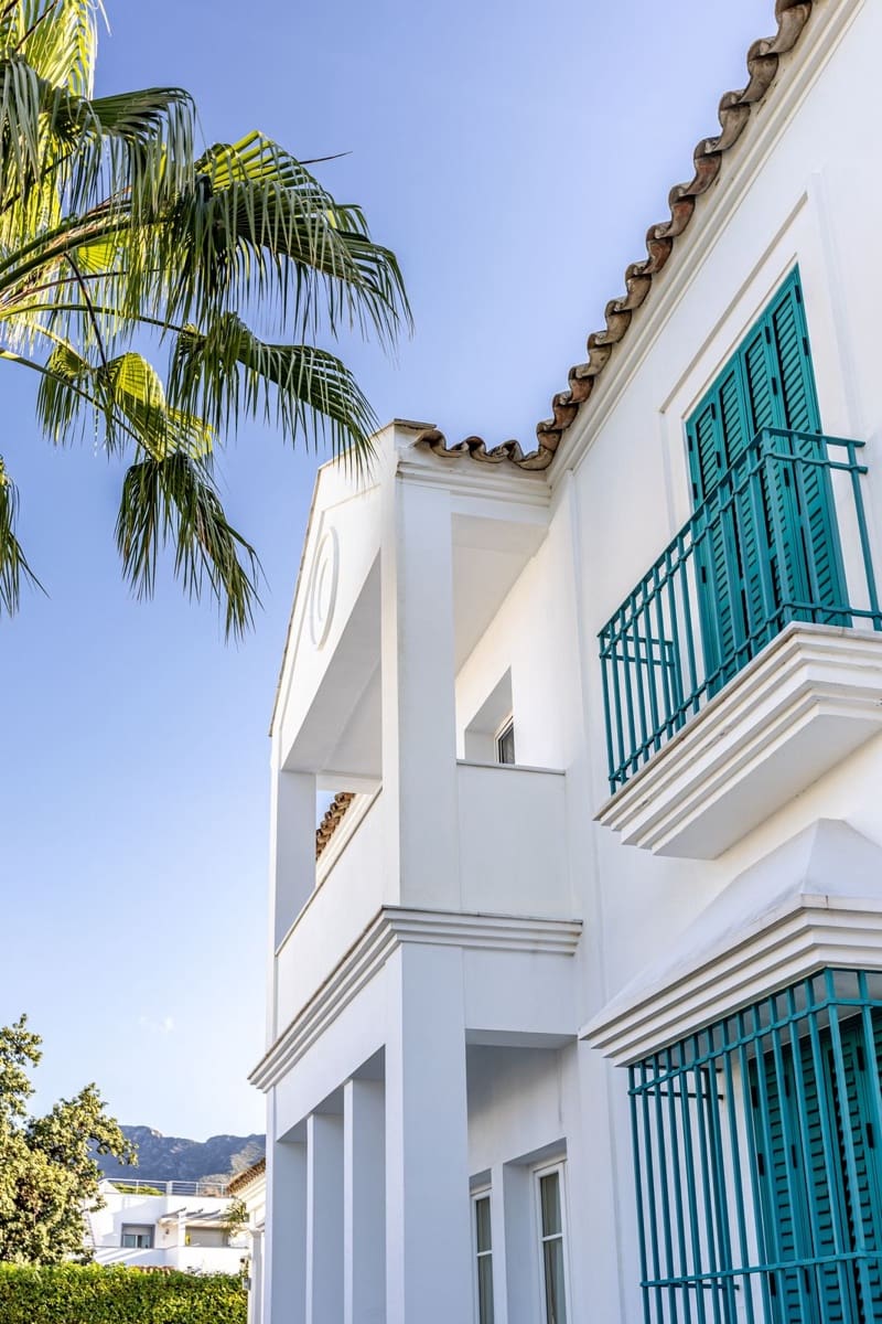 13 soverom Villa til salgs i Marbella med svømmebasseng garasje - € 4 400 000 (Ref: 9976425)