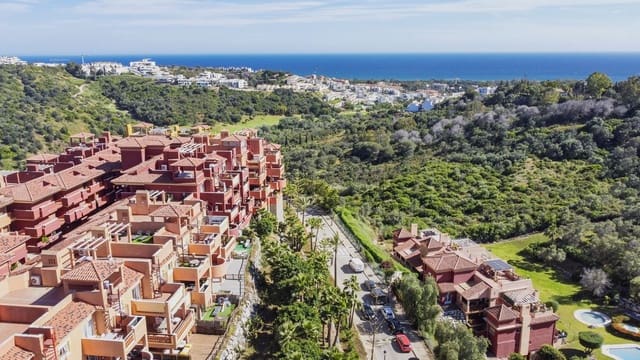 2 sypialnia Apartament na sprzedaż w La Reserva, Marbella z basenem garażem - 359 000 € (Ref: 9981568)