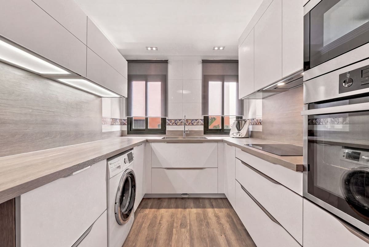 3 soverom Leilighet til salgs i Elviria med svømmebasseng garasje - € 499 000 (Ref: 9981653)